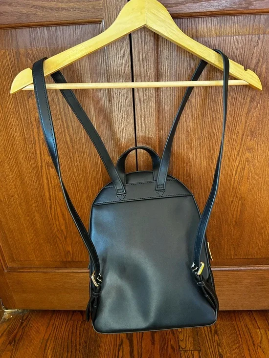 Michael Kors Black Leather Medium Jaycee Backpack with Gold Hardware - Picture 2 of 9